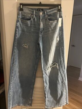 GAP Women's Light Blue Wide-Leg Distressed Jeans